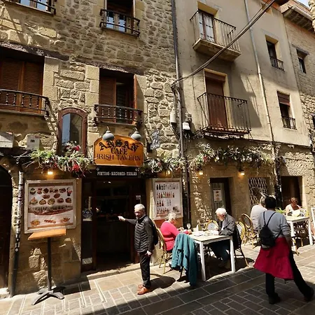 Appartamento Vivienda Turistica Lore Artian. *