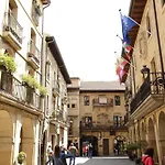 Апартаменты Vivienda Turistica Lore Artian. Лягвардиа