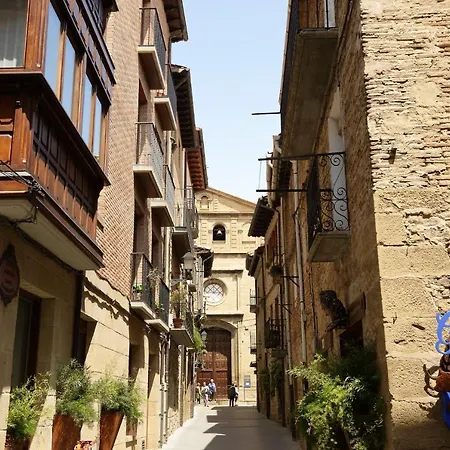 Vivienda Turistica Lore Artian. Laguardia