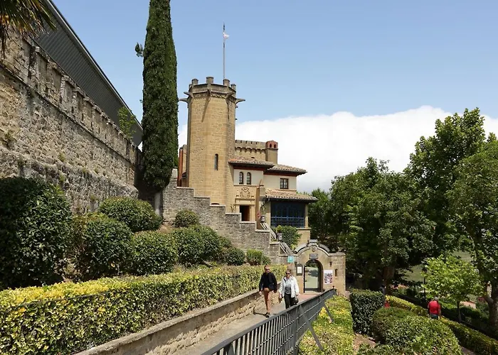 Vivienda Turistica Lore Artian. *